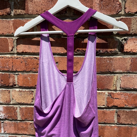 NIKE - workout 🏋️♂️ shirt - Picture 9 of 10